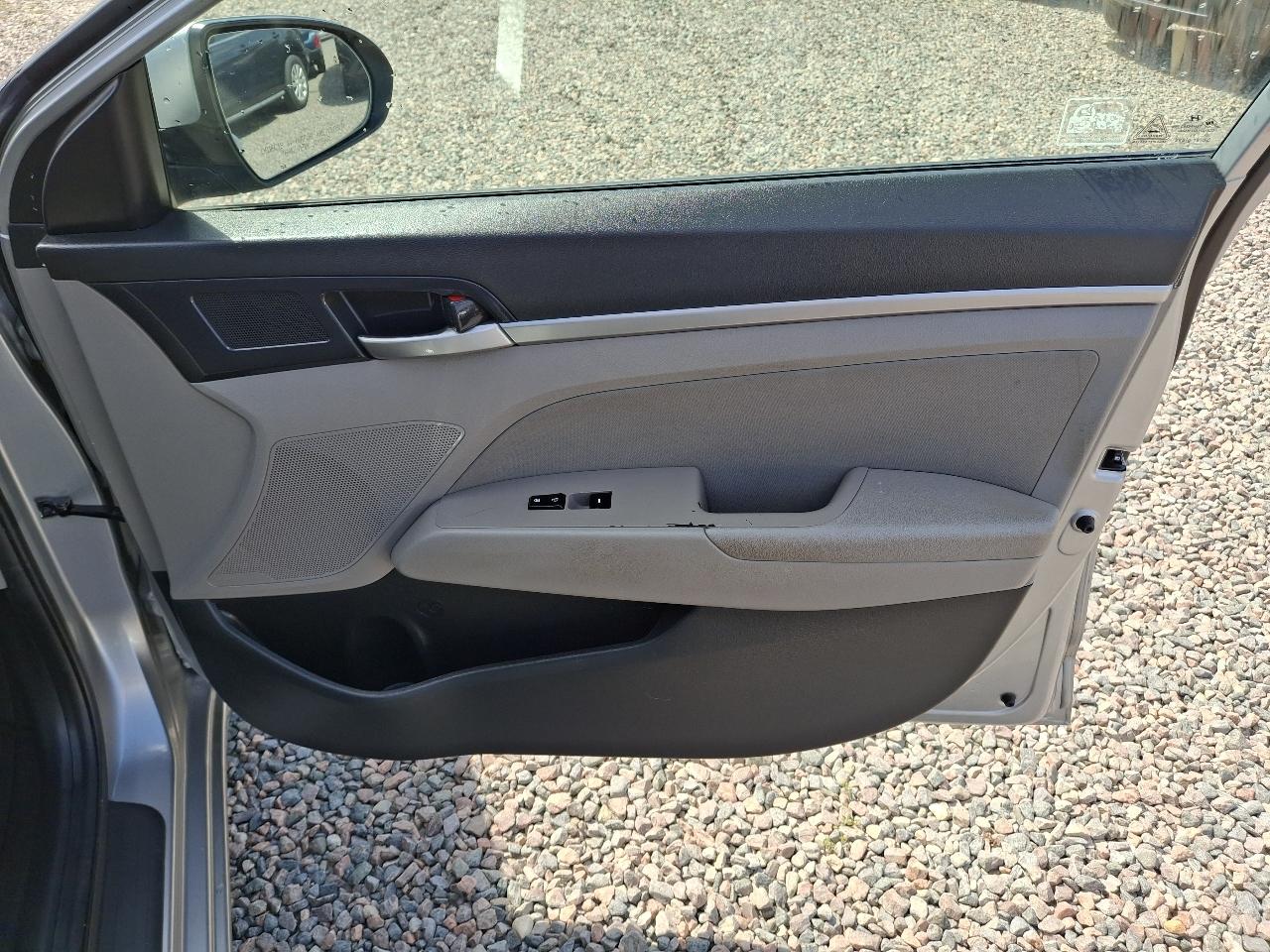 Hyundai Elantra SEL 2020