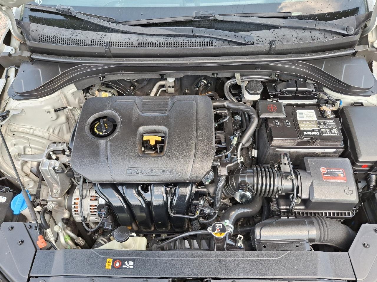 Hyundai Elantra SEL 2020