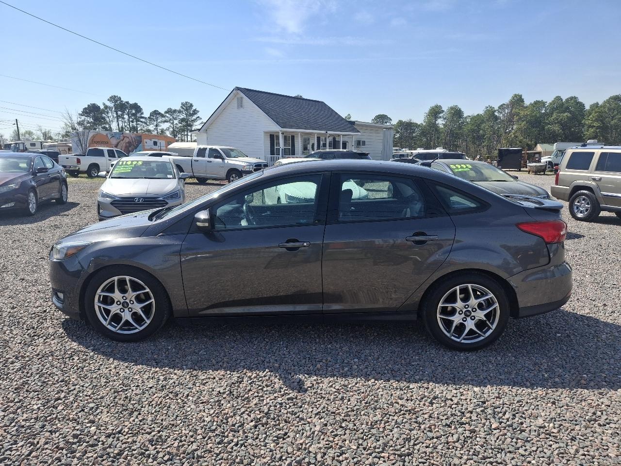 Ford Focus SE Sedan 2015