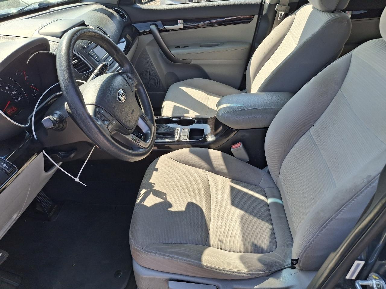 Kia Sorento LX 2WD 2015