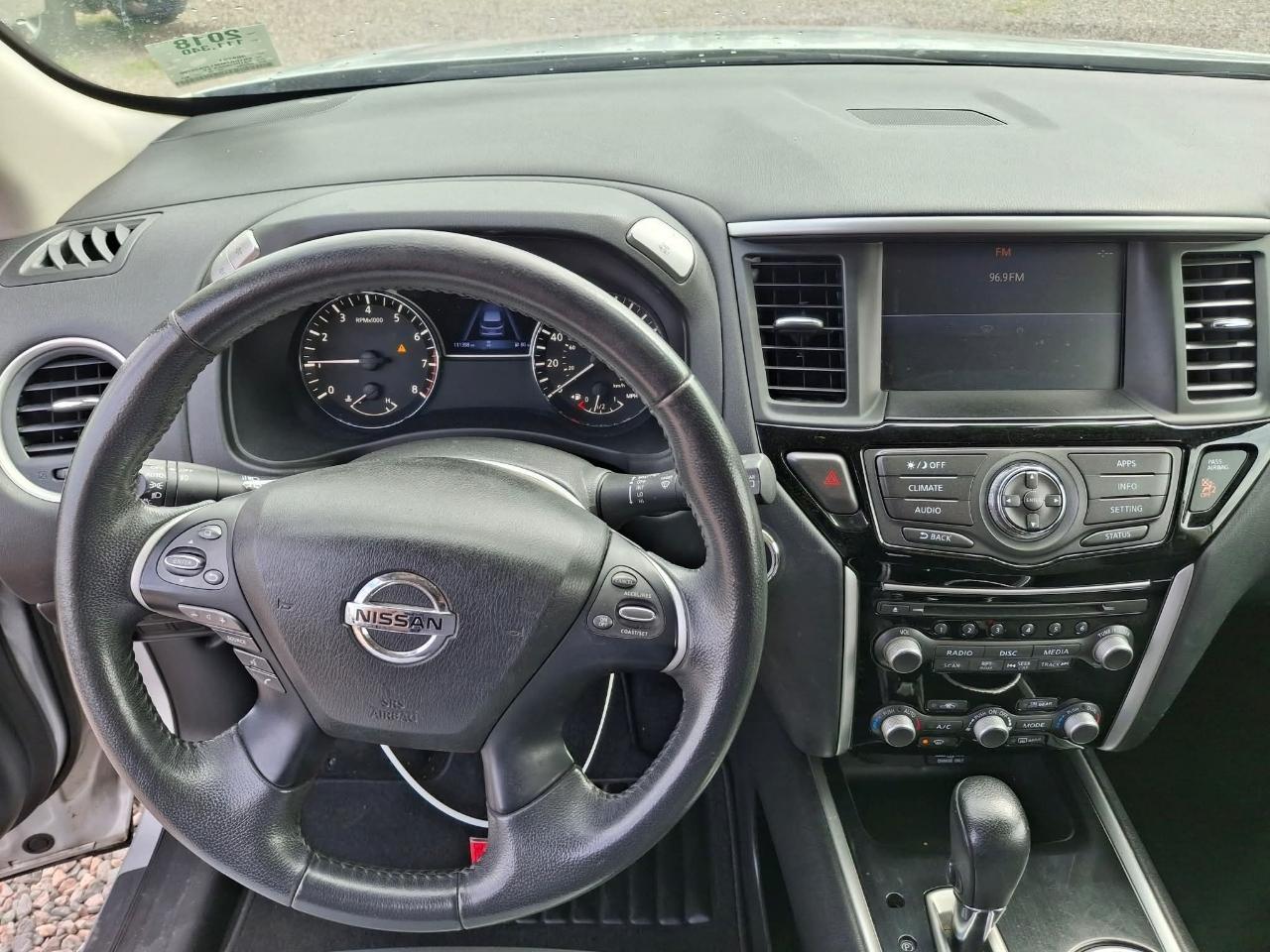 Nissan Pathfinder SV 4WD 2018