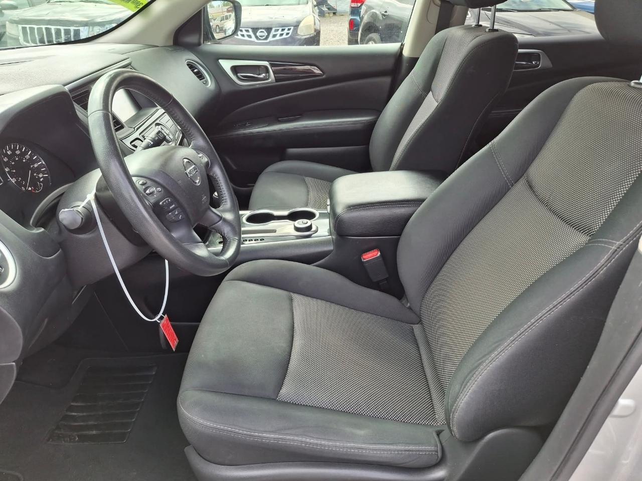 Nissan Pathfinder SV 4WD 2018