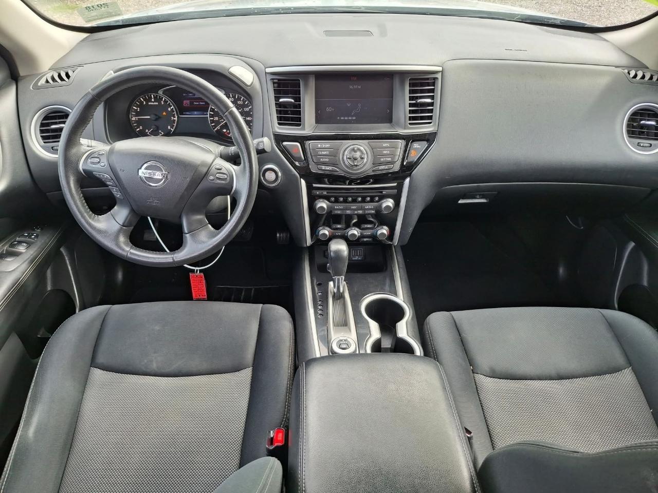 Nissan Pathfinder SV 4WD 2018