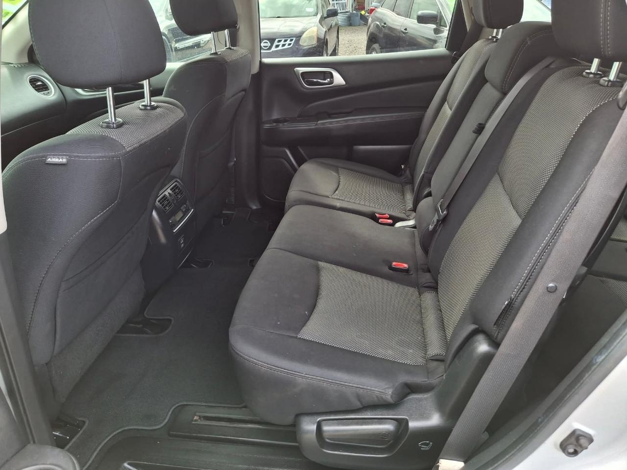 Nissan Pathfinder SV 4WD 2018