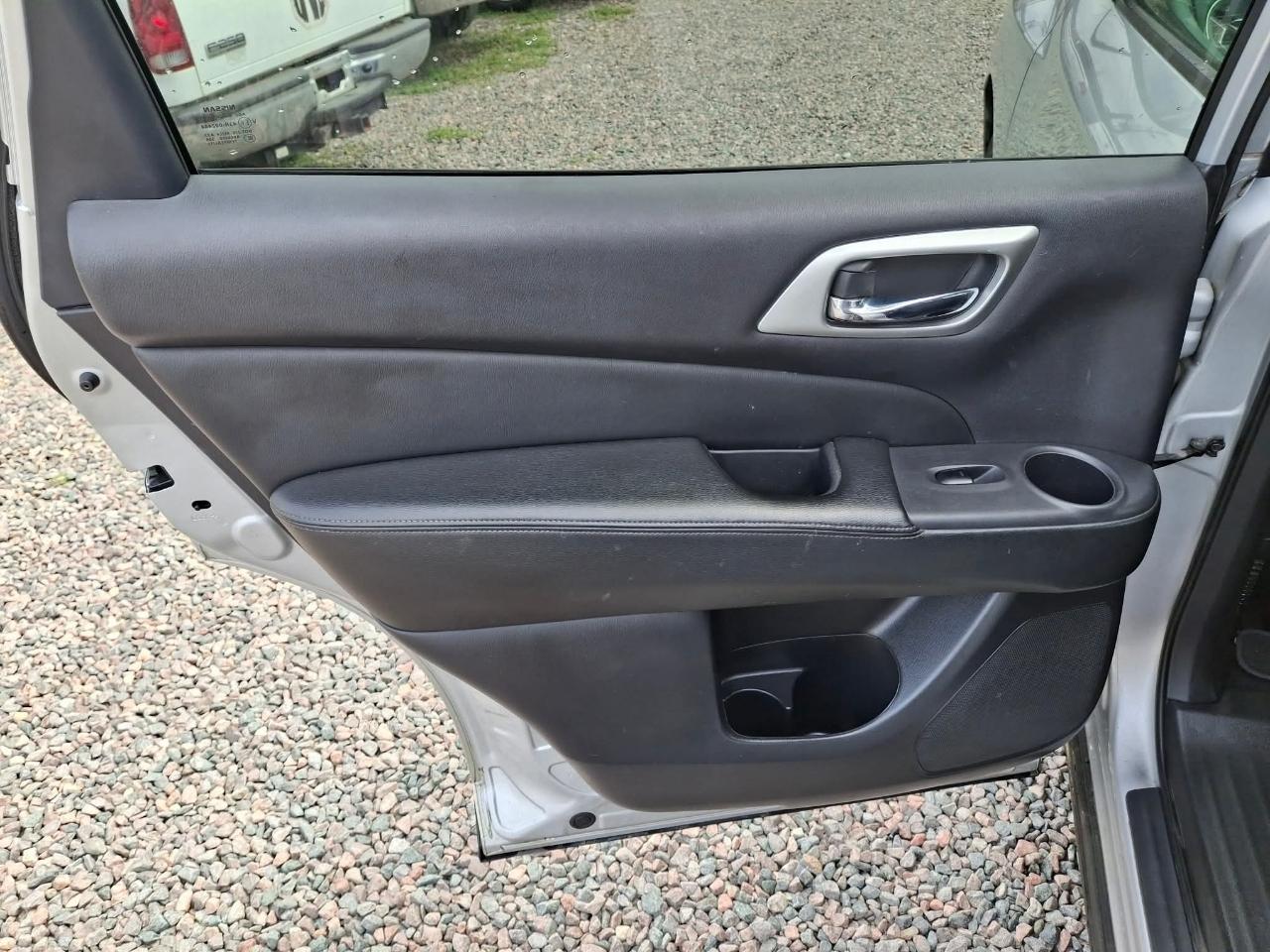 Nissan Pathfinder SV 4WD 2018