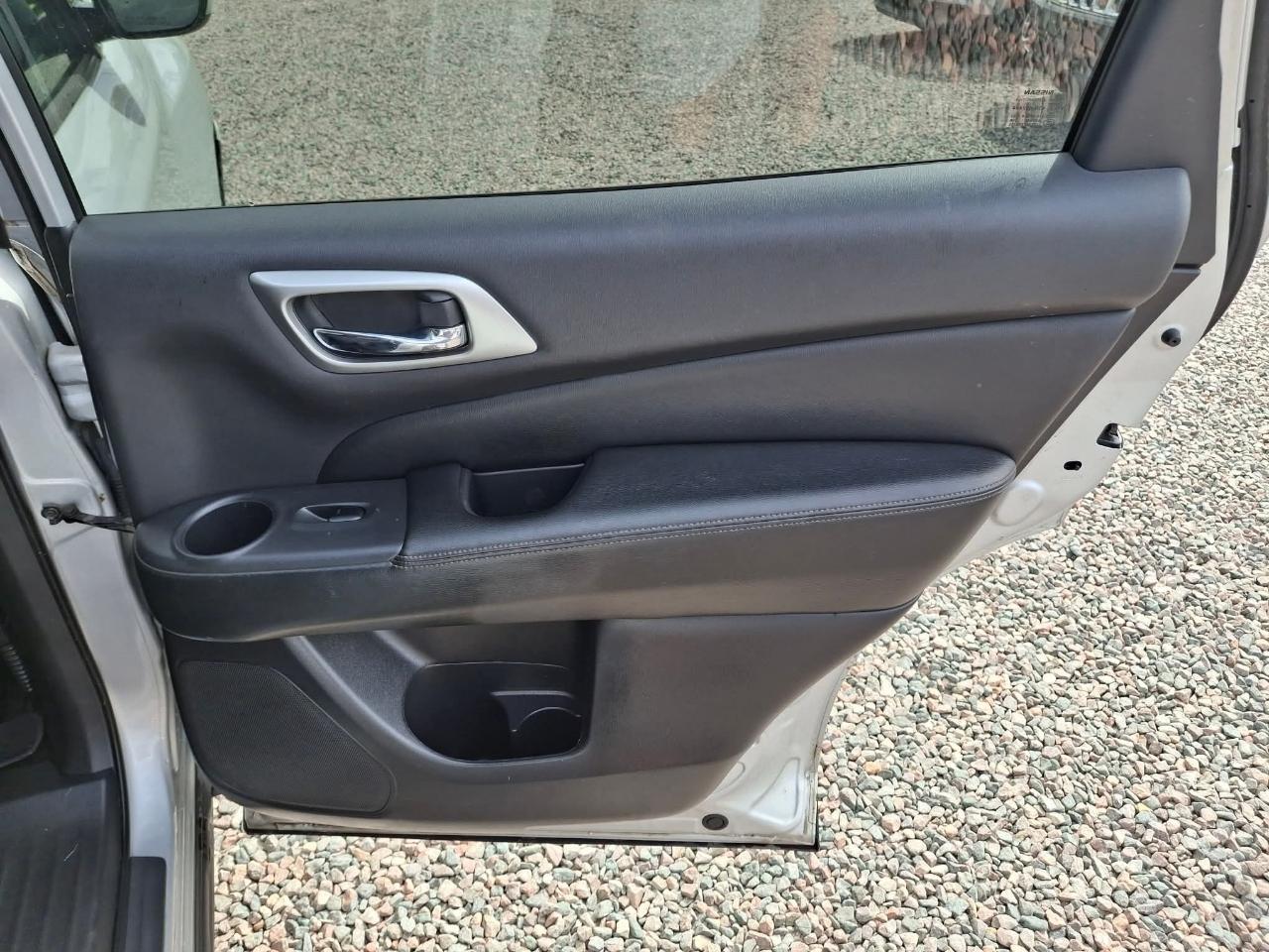 Nissan Pathfinder SV 4WD 2018