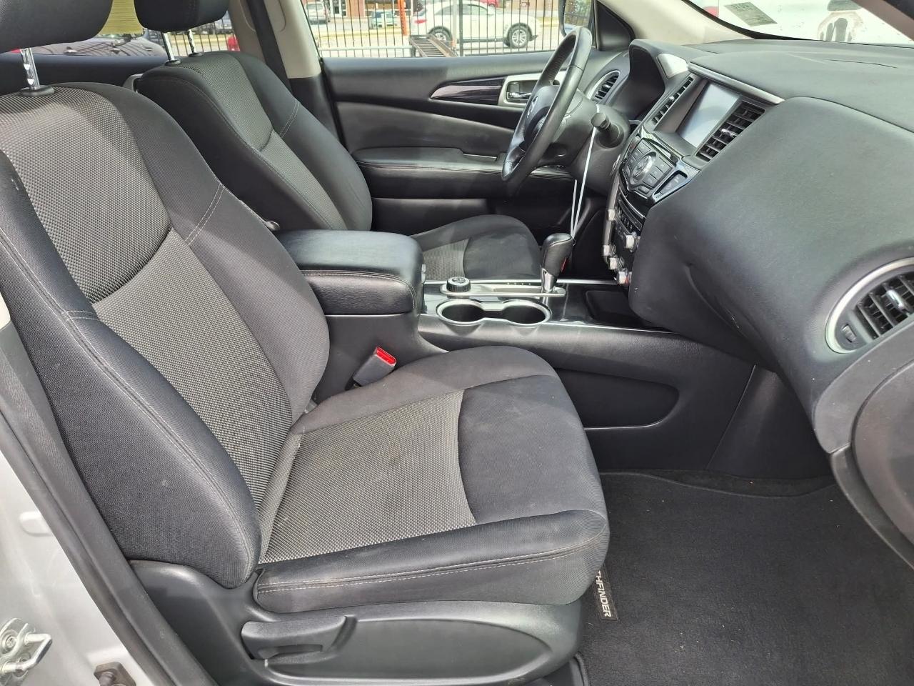 Nissan Pathfinder SV 4WD 2018