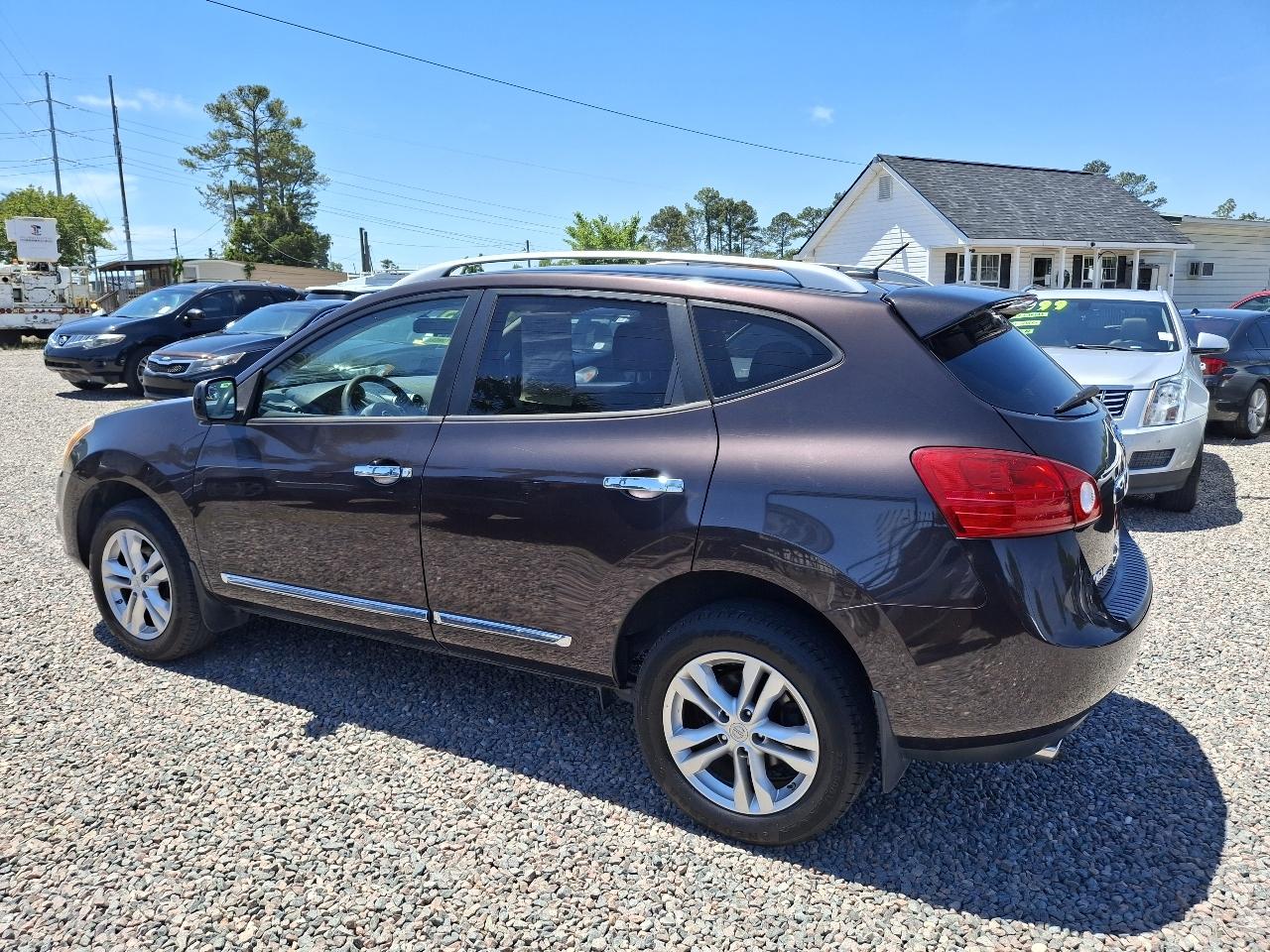 Nissan Rogue SV FWD 2013