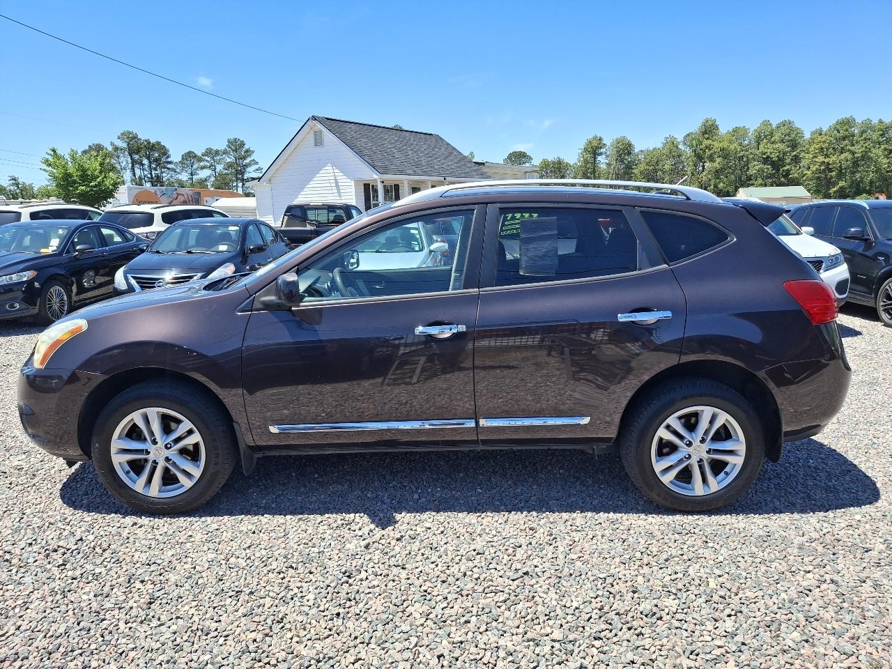 Nissan Rogue SV FWD 2013