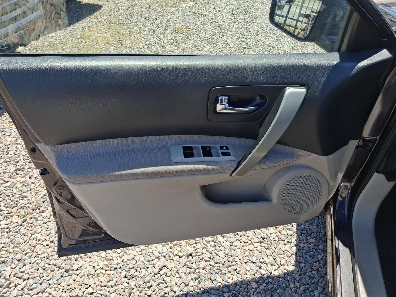 Nissan Rogue SV FWD 2013