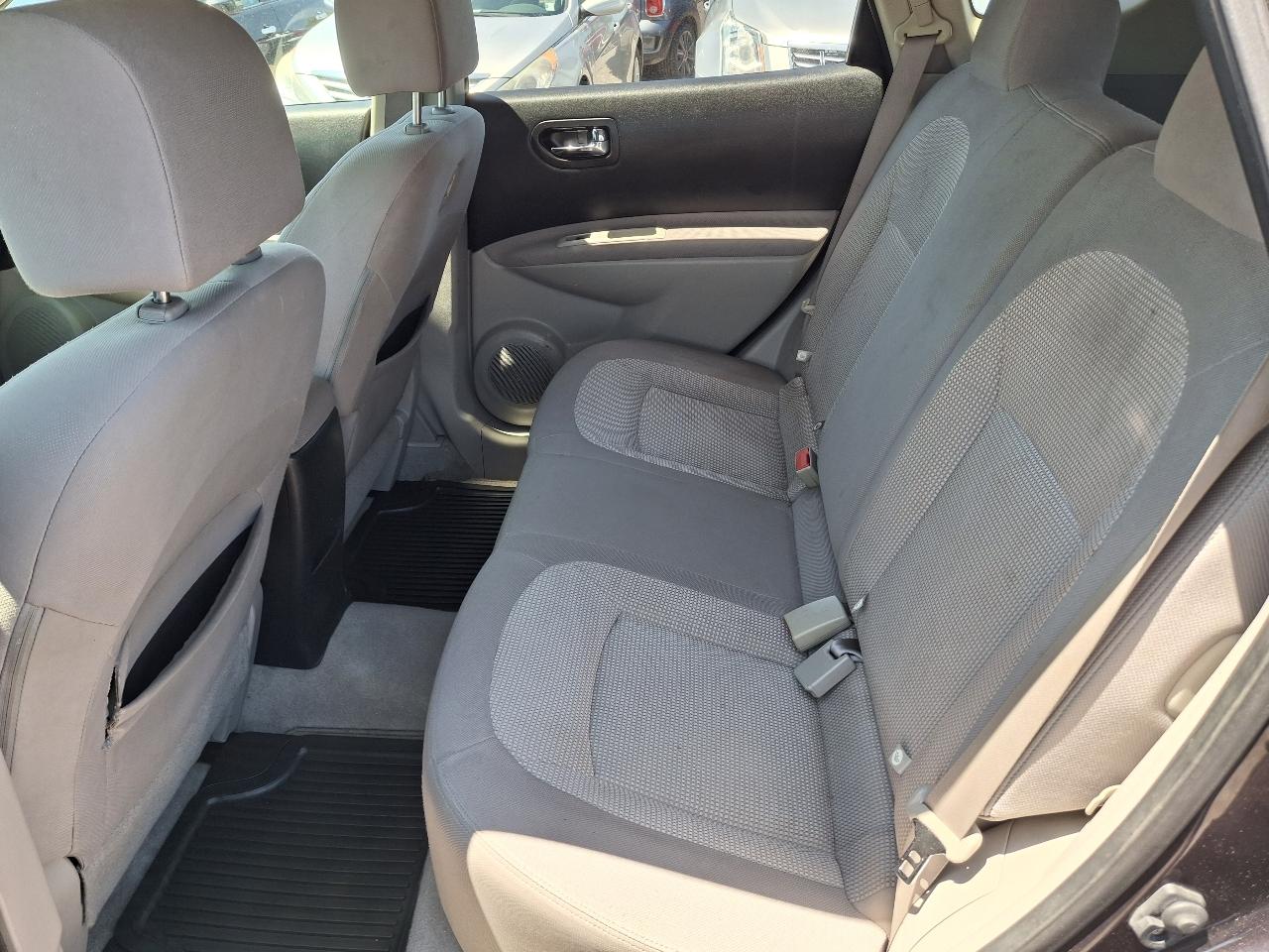 Nissan Rogue SV FWD 2013