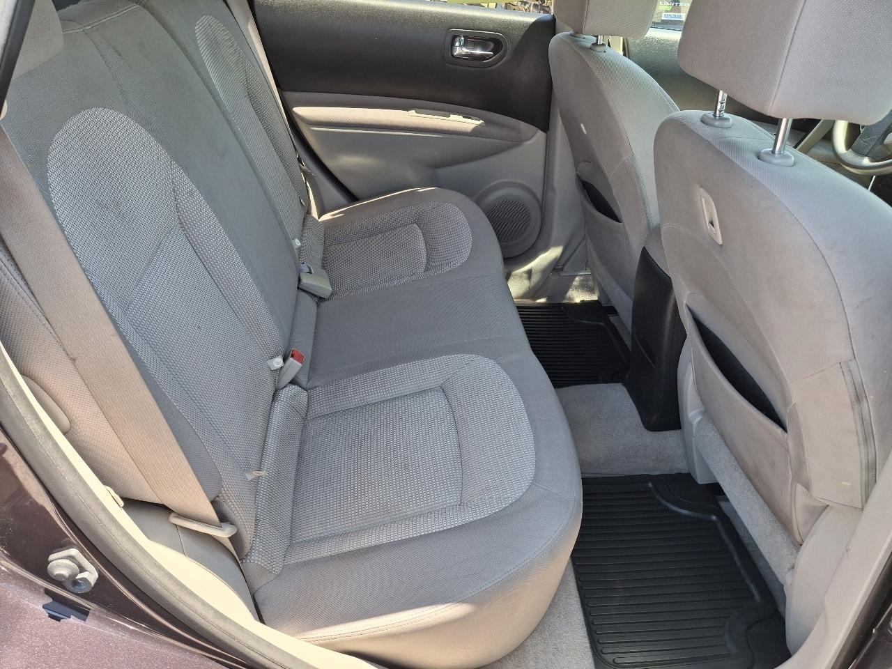 Nissan Rogue SV FWD 2013
