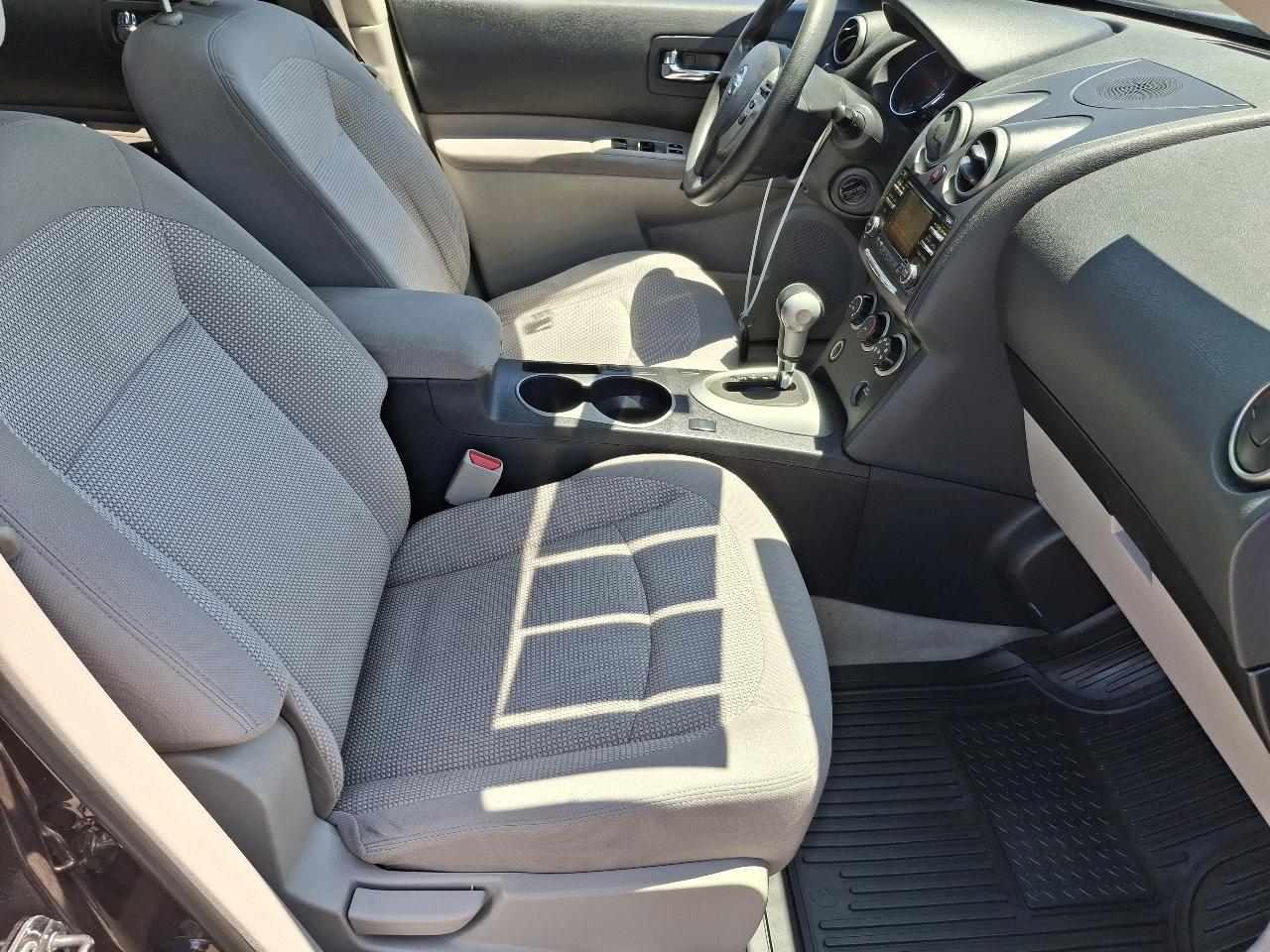 Nissan Rogue SV FWD 2013