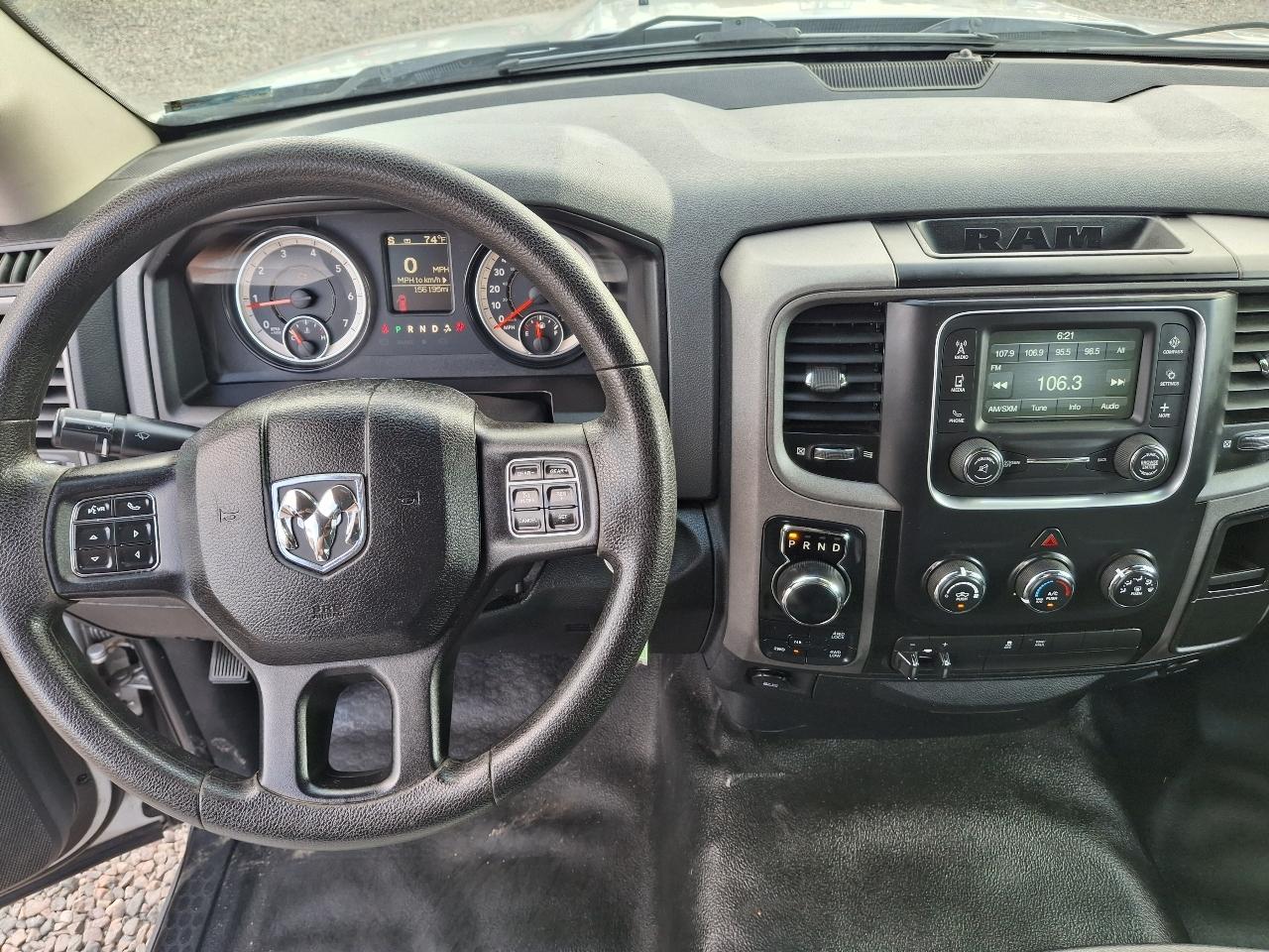 RAM 1500 Tradesman Quad Cab 4WD 2016