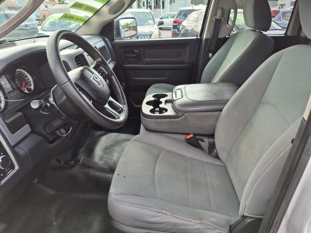 RAM 1500 Tradesman Quad Cab 4WD 2016