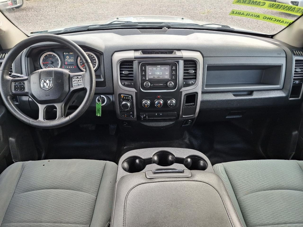 RAM 1500 Tradesman Quad Cab 4WD 2016