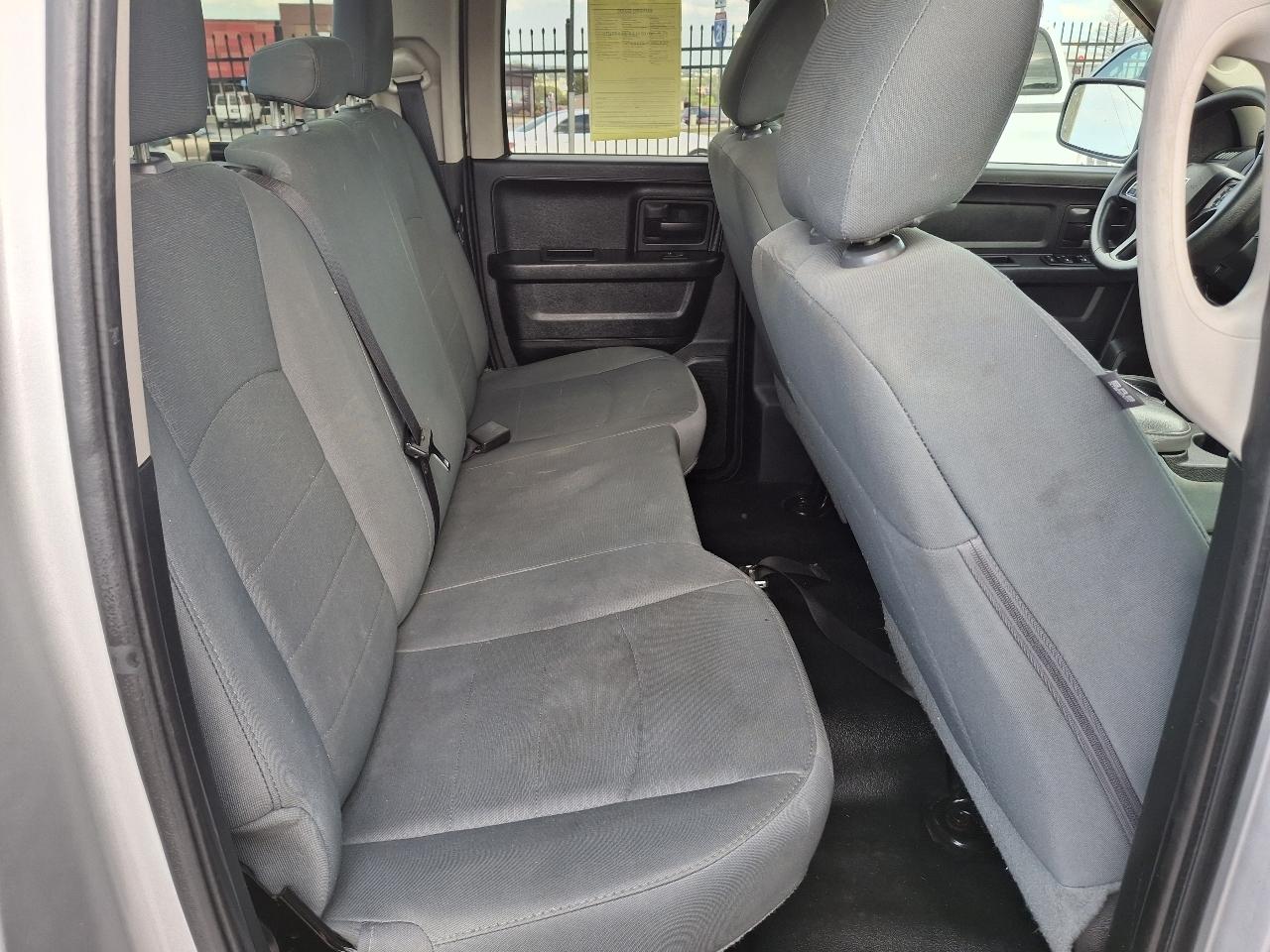 RAM 1500 Tradesman Quad Cab 4WD 2016