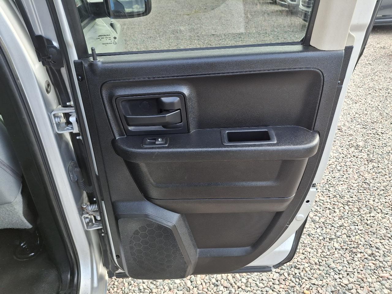 RAM 1500 Tradesman Quad Cab 4WD 2016