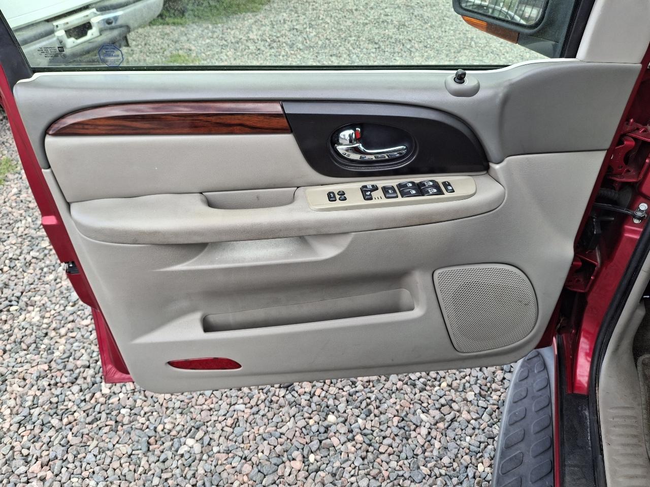 GMC Envoy SLE 2WD 2003