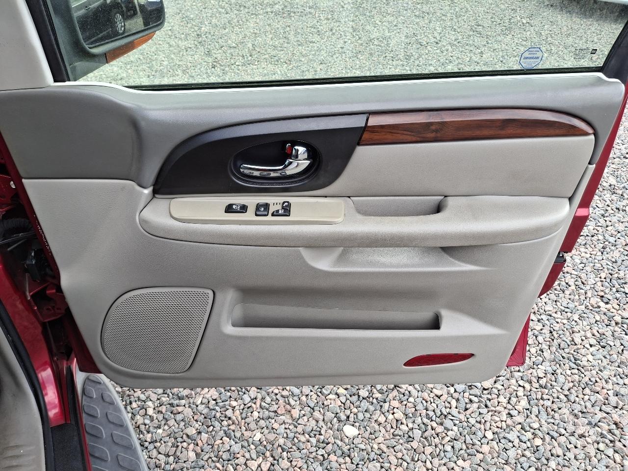 GMC Envoy SLE 2WD 2003