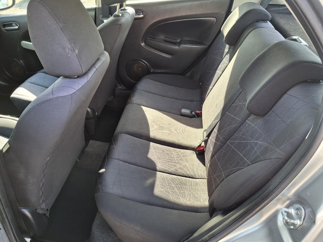 Mazda MAZDA2 Sport 2012