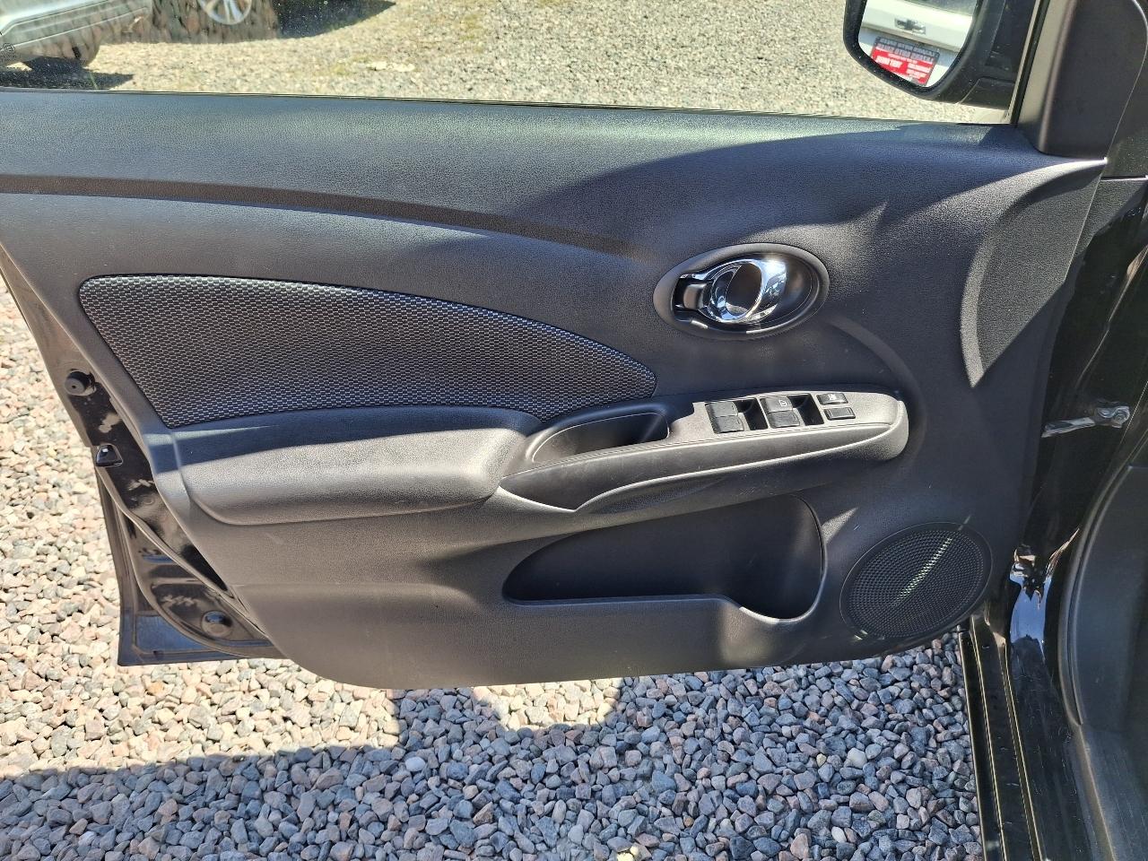 Nissan Versa SV 2017