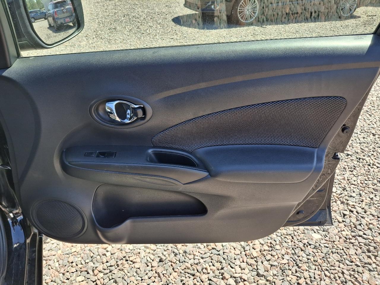 Nissan Versa SV 2017