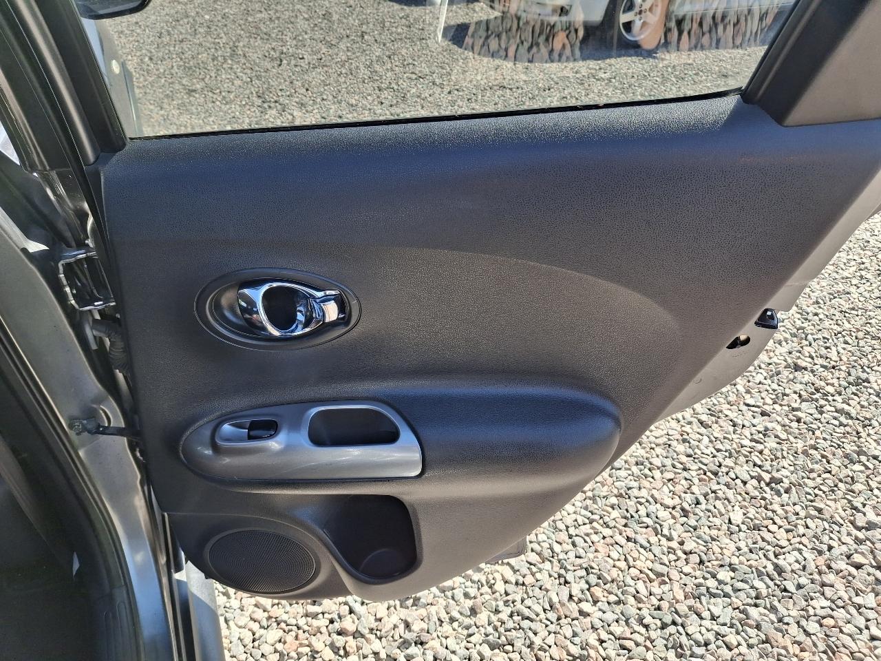 Nissan Juke SL FWD 2012