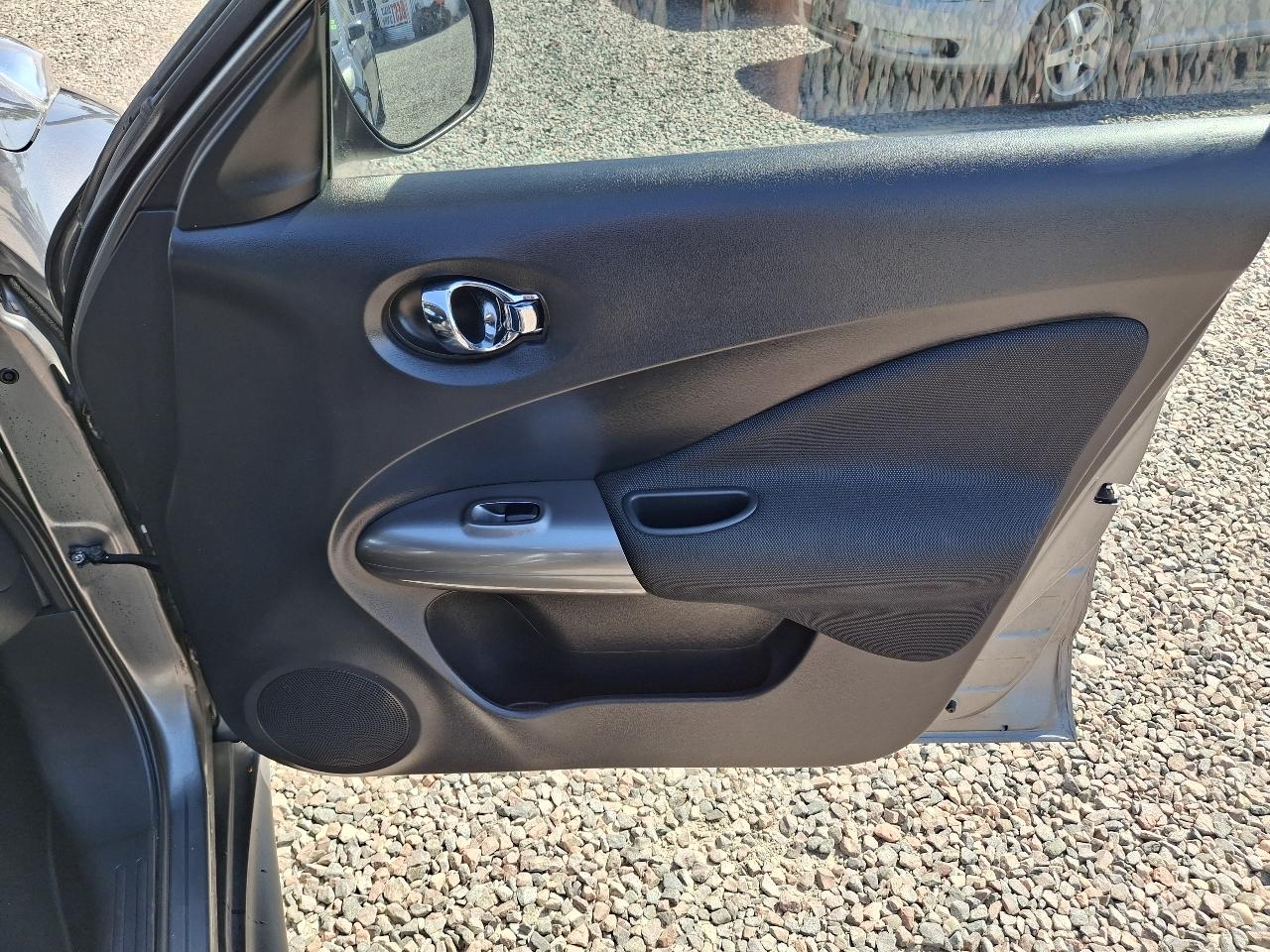 Nissan Juke SL FWD 2012