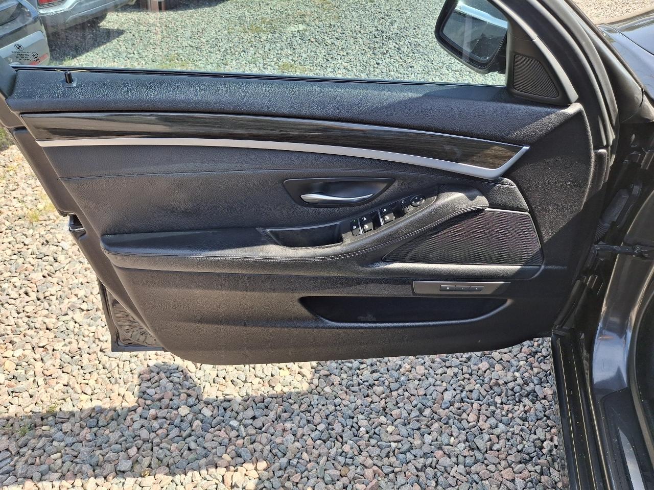 BMW 5-Series 535i 2011