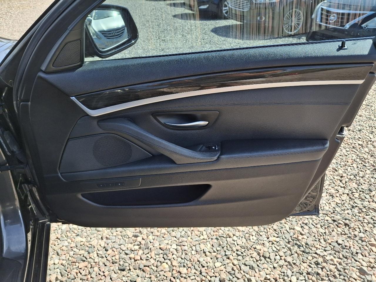 BMW 5-Series 535i 2011