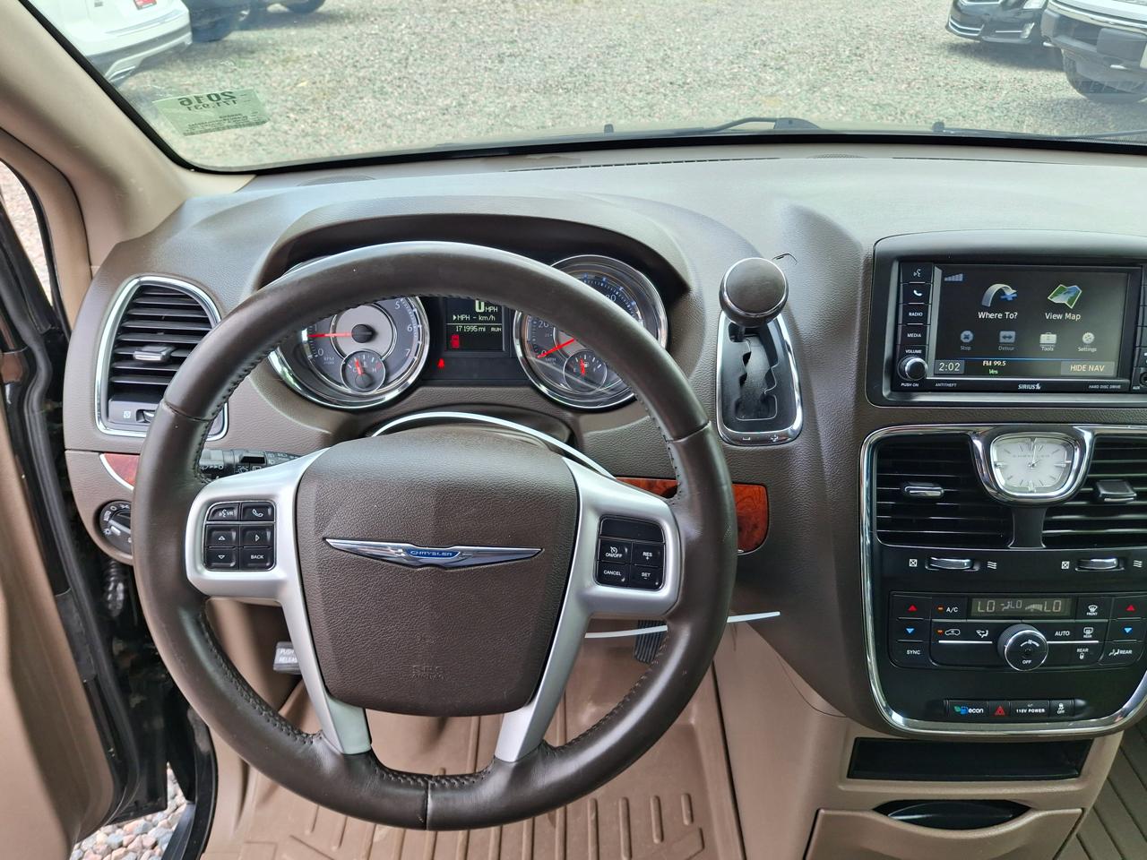Chrysler Town & Country Touring 2016