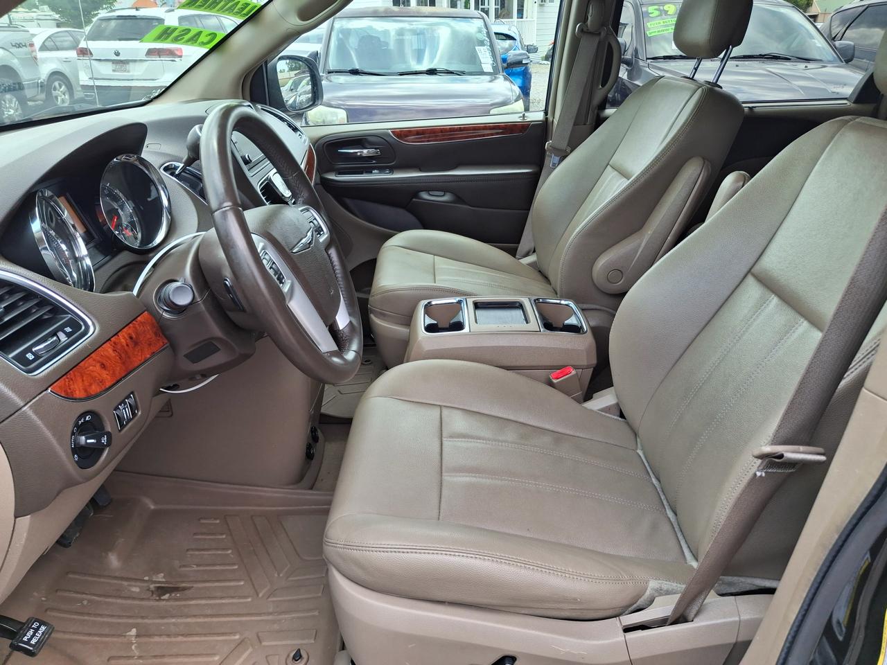 Chrysler Town & Country Touring 2016