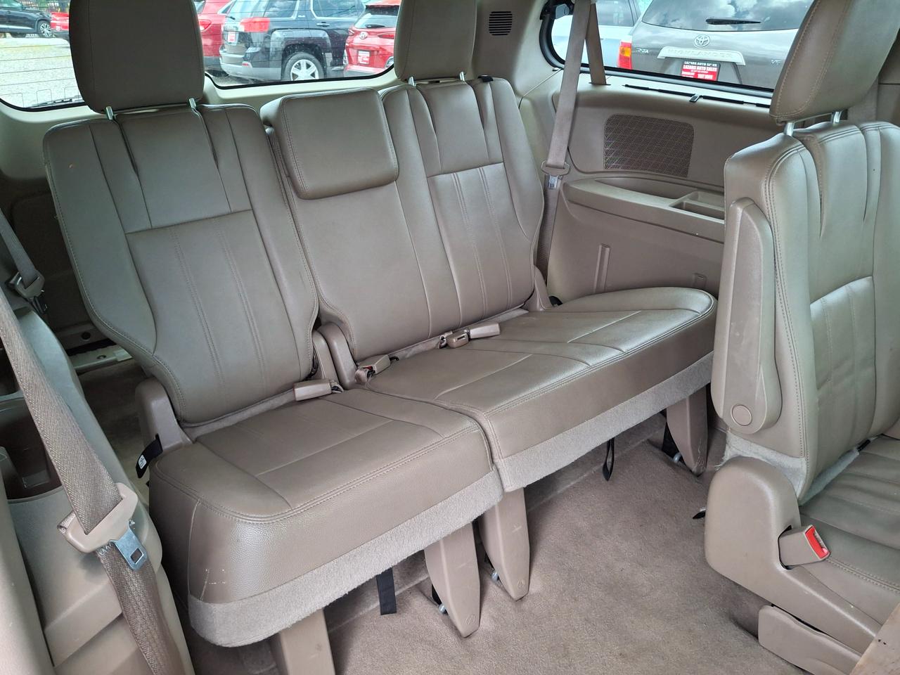 Chrysler Town & Country Touring 2016