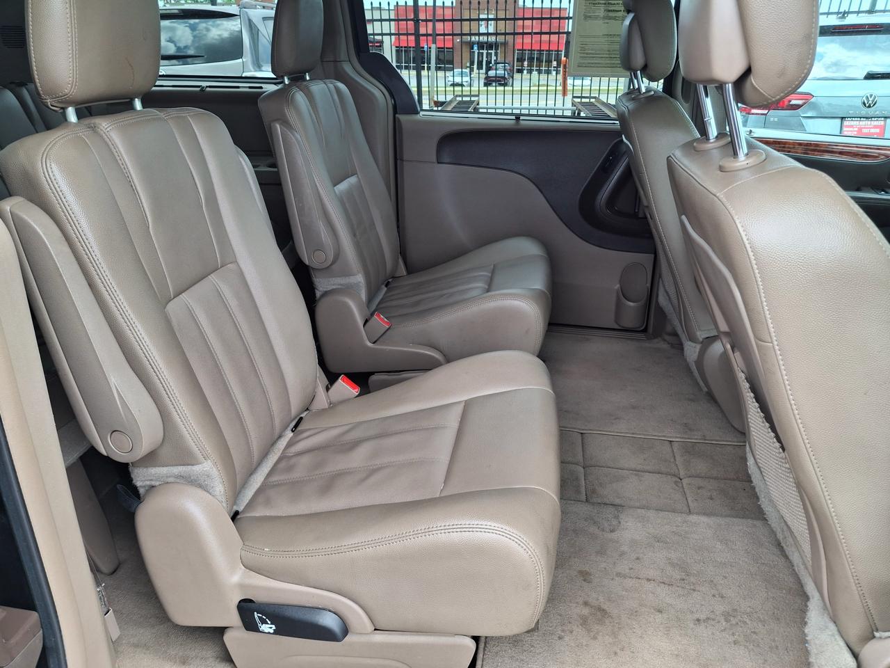 Chrysler Town & Country Touring 2016