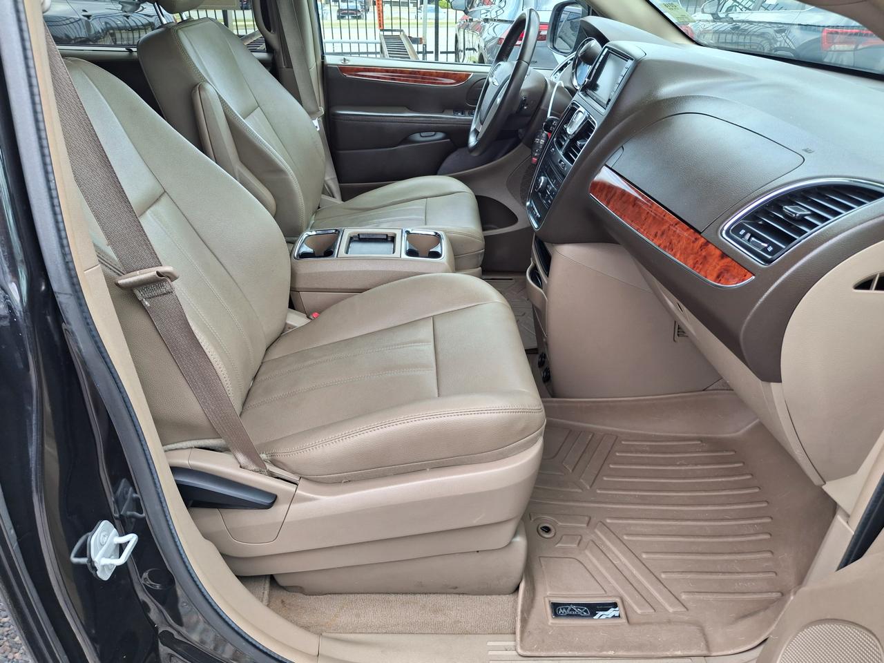 Chrysler Town & Country Touring 2016