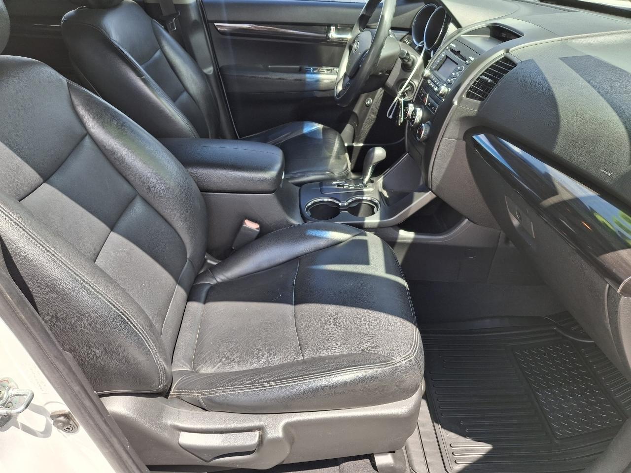 Kia Sorento LX 2WD 2012