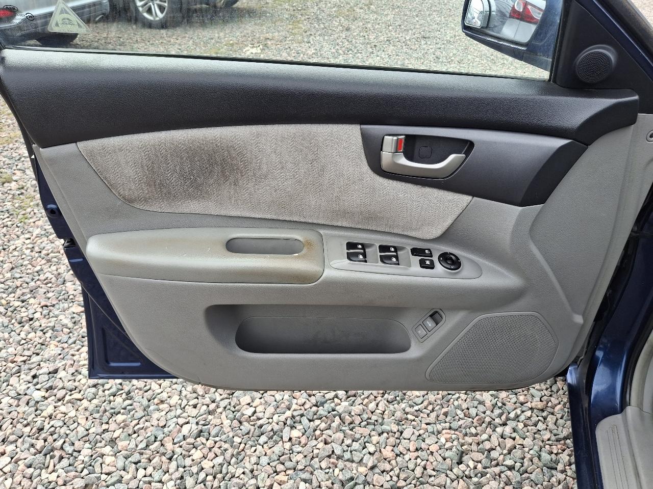 Kia Optima LX V6 2008