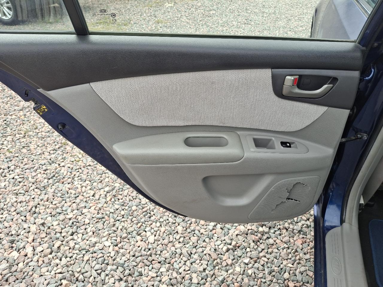 Kia Optima LX V6 2008