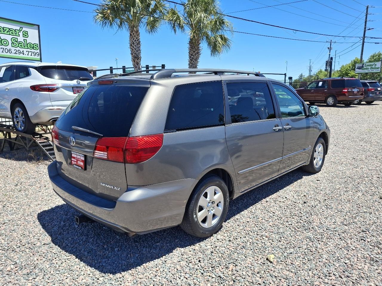 Toyota Sienna XLE 2004