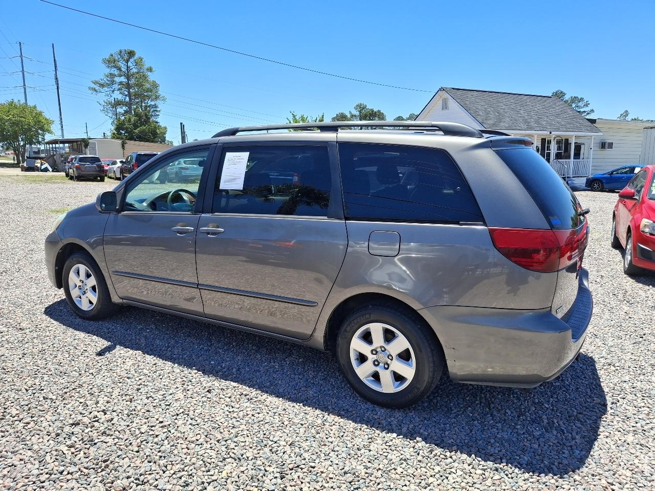 Toyota Sienna XLE 2004