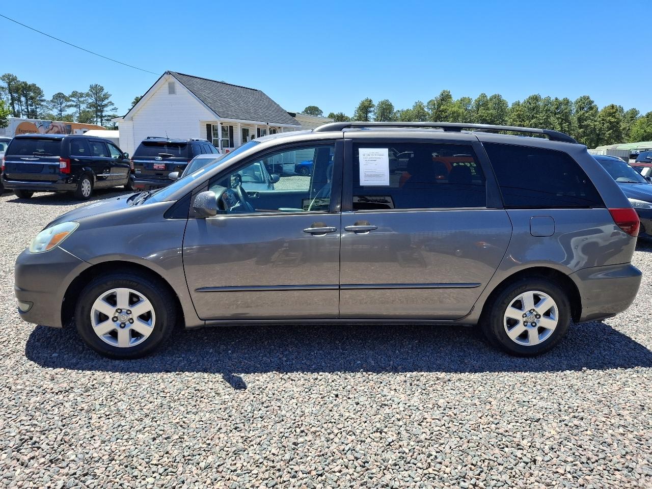 Toyota Sienna XLE 2004