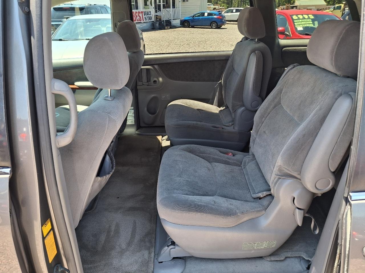 Toyota Sienna XLE 2004