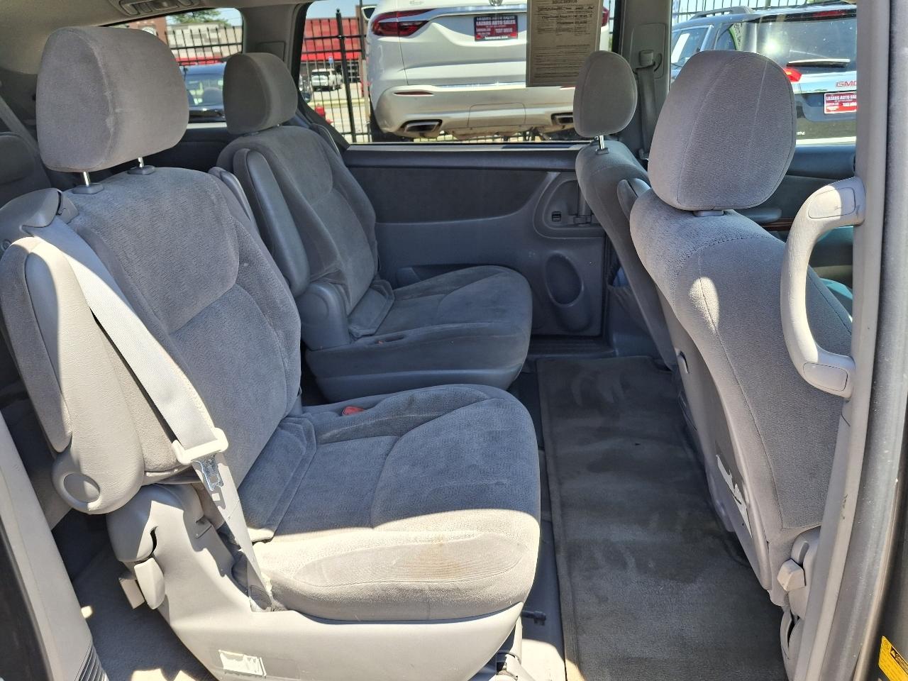 Toyota Sienna XLE 2004