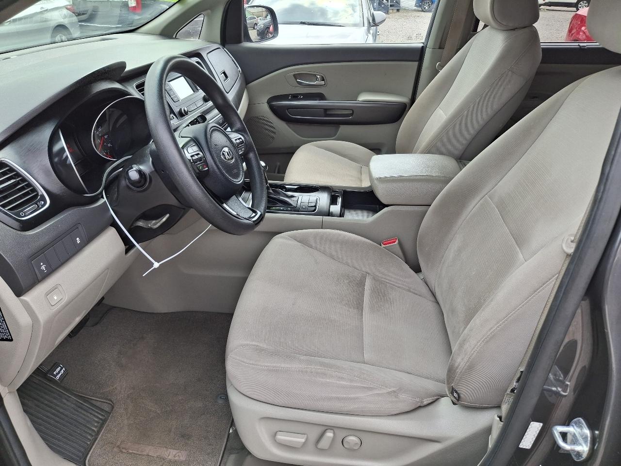 Kia Sedona LX 2015