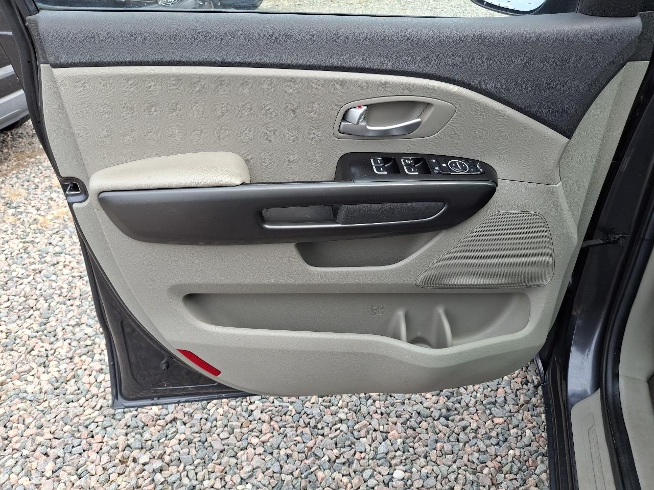 Kia Sedona LX 2015