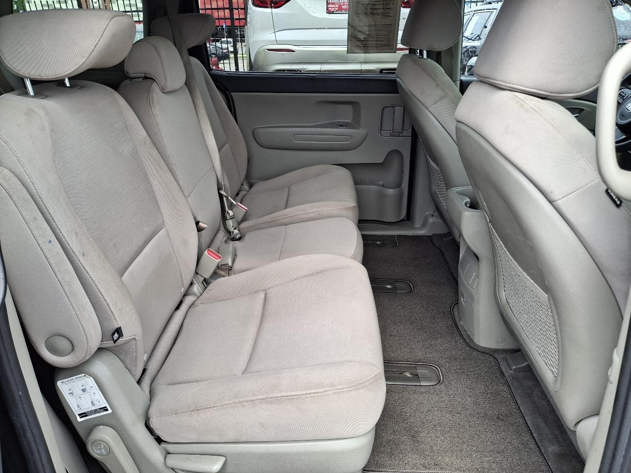 Kia Sedona LX 2015