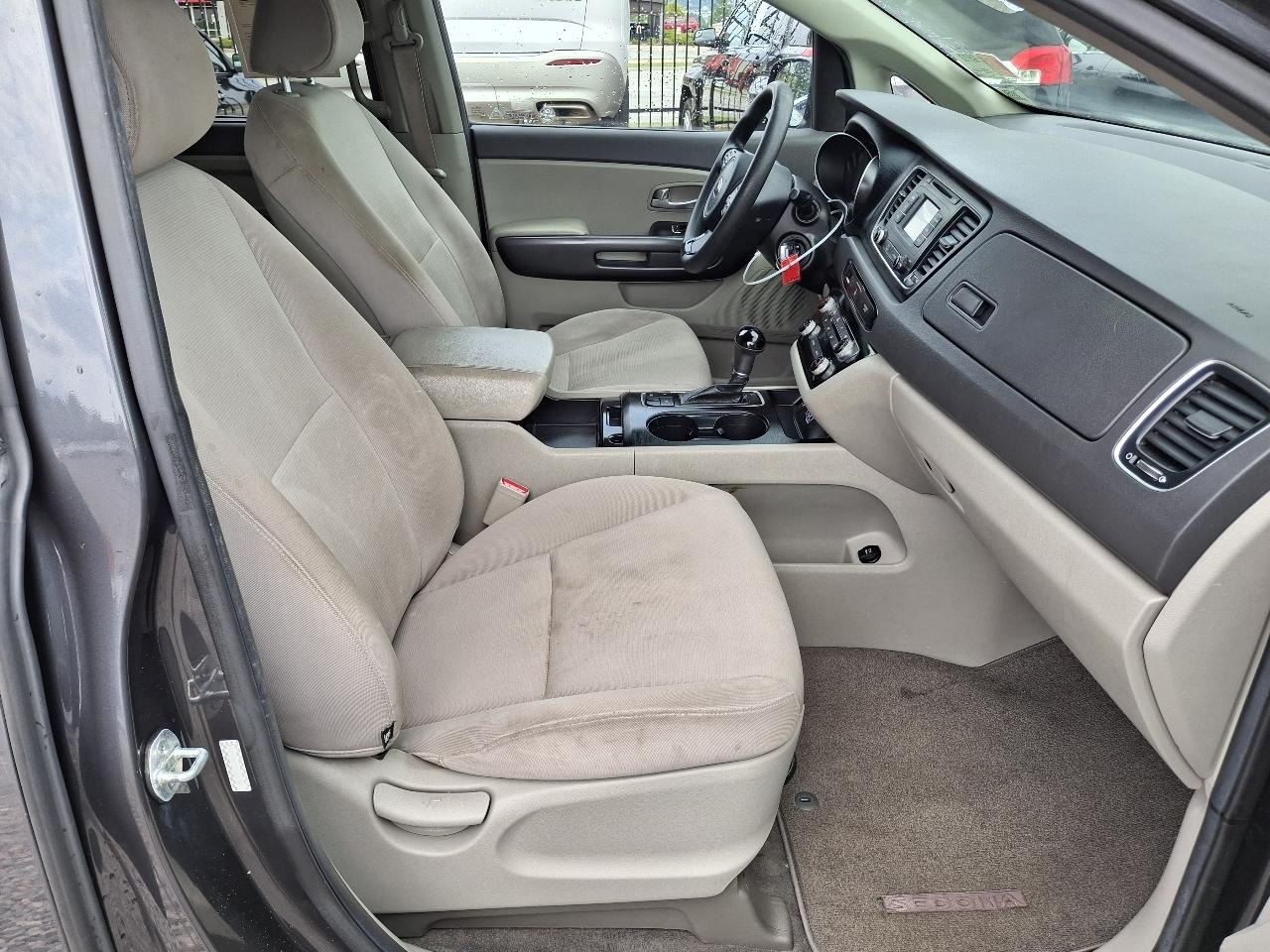 Kia Sedona LX 2015