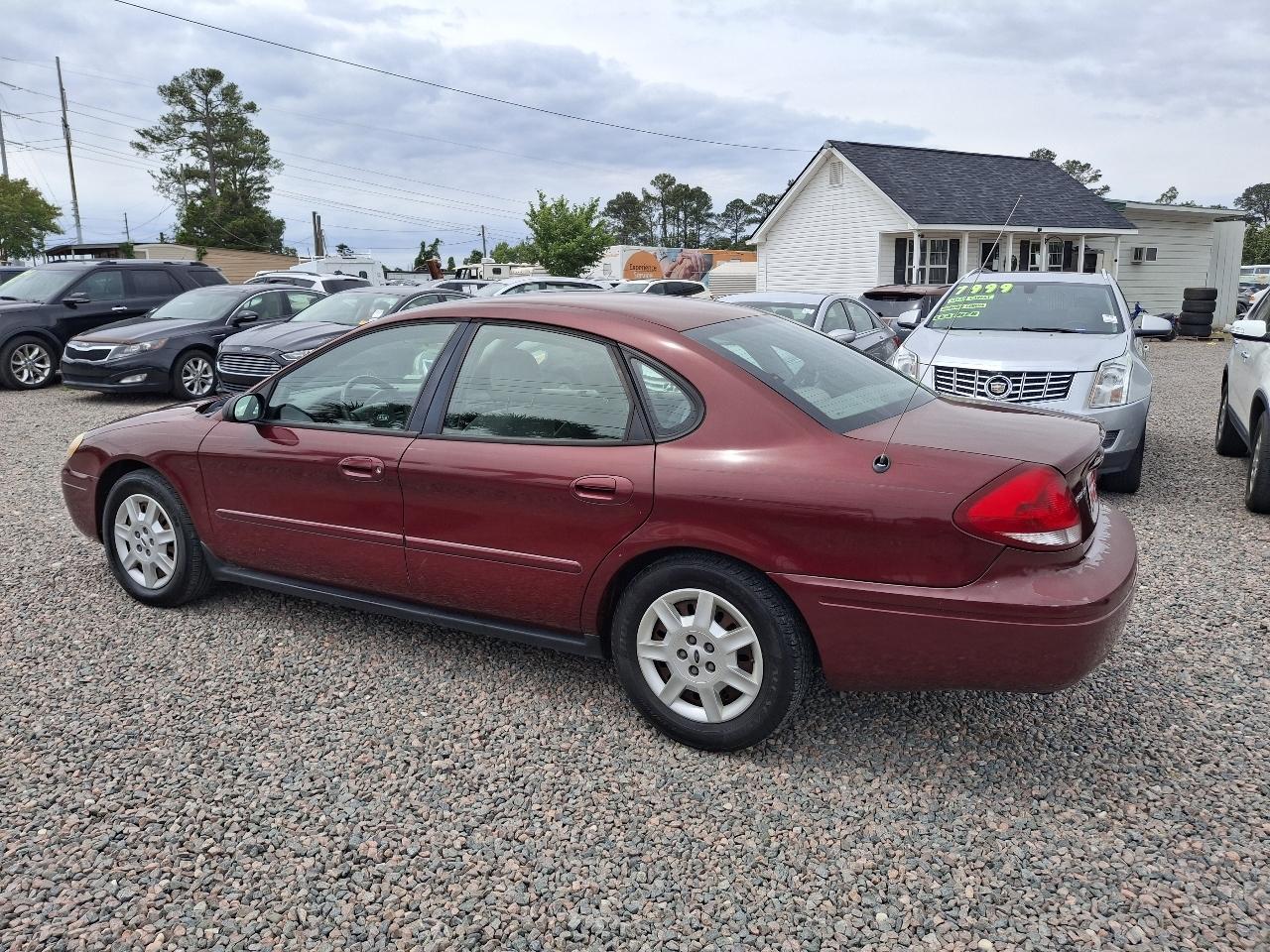 Ford Taurus SE 2006