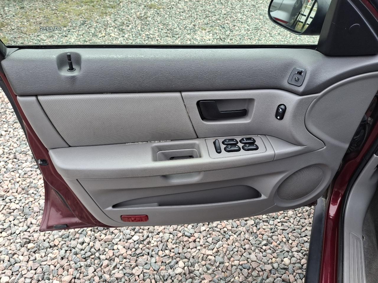 Ford Taurus SE 2006